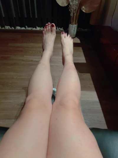 Life isn’t perfect, but my toes are! Happy Monday!