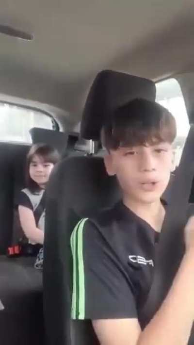 Alcanzapelotas al que echaron del predio de Copa Potrero por pedirle una foto al 
KUN AGÜERO ídolo del Rojo.