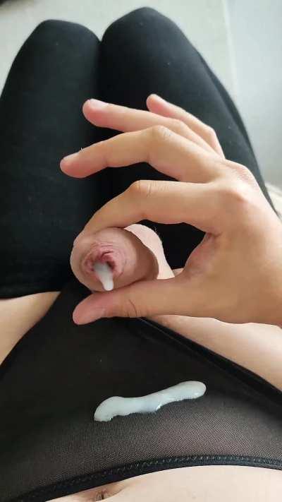 Oh no, I got my new panties dirty again, fantasizing about rough guys from my university taking turns fucking my throat😳💦 Can you help me clean up my mess?🥺🙌🏻