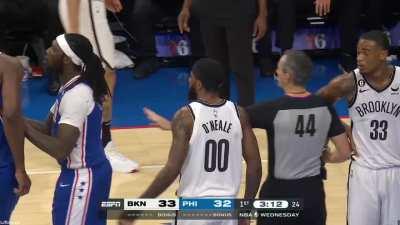 [Highlight] Nic Claxton and Joel Embiid have a conversation and they get called for a double technical