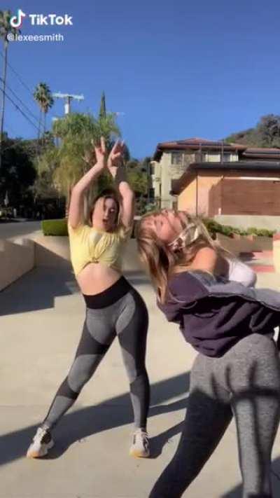 Lexee smith tiktok ass in loop + slowed
