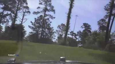 This police chase has it all! Watch People surviving this chaos 👀