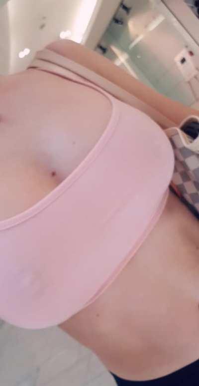 I dress like a fuck doll in public to give some boner fuel to the guys