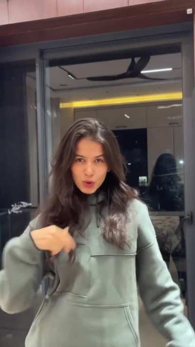 Nikki Lalwani Hottie