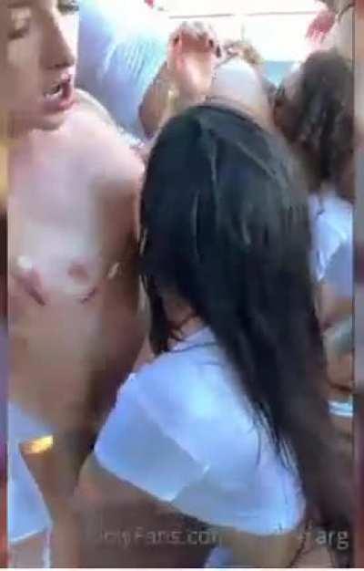 Jaiane Limma e amiguinhas... (9 minutos)