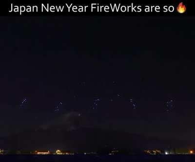 ngayon gets ko na kung bakit gustong gusto ng anime character na panoorin ung fireworks up vote plss para makita ni kuya kris happy new year again