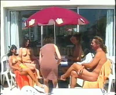 Parafotos - Mediterranean France Naturally (UK2001) (3/6) - Oasis Leucate - café