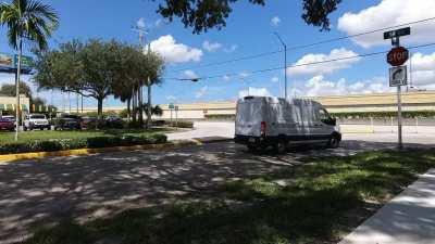 [OC] It's interesting to see how road design is more important than signage - Exhibit A: