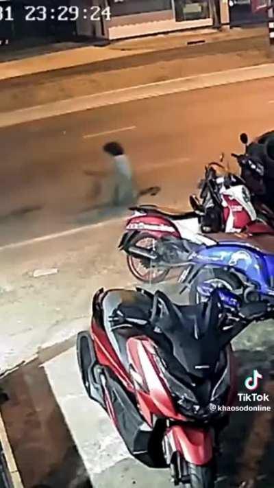 Criss-Cross Applesauce in the wild.