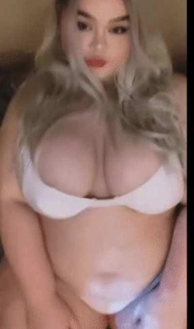 I wish it was you that I was bouncing on... 😩🤤