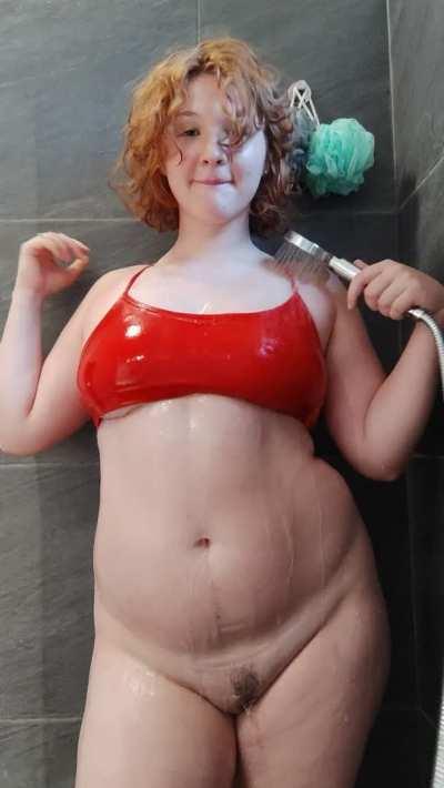 Come play with my wet titties