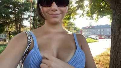 Happy Saturday! Would older men eat me out?[f]