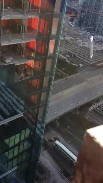 High winds cause crash on construction site