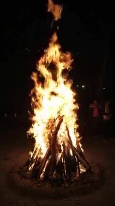 Bonfire shot in Slo-Mo