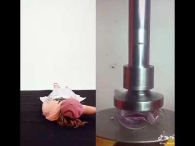 Hydraulic press interpretive dance 💃