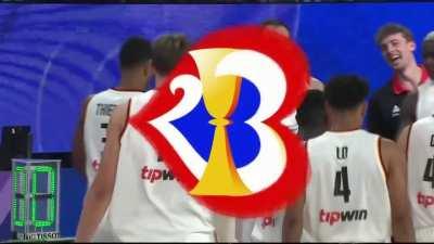 [Highlight] Niels Giffey hits the buzzer beating fadeaway to end the 3rd quarter