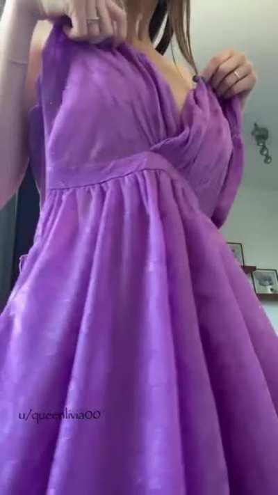 Is this dress cute? I feel like a real queen in it!
