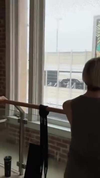 На той стороне круче.