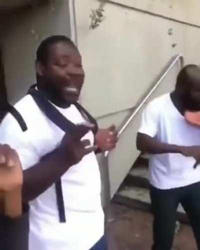 Sorry it's shaky, but cam guy was vibing