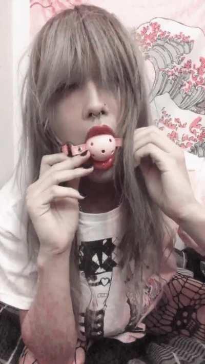 Mistress isn’t home today, hope it’s okay for me take it off :3