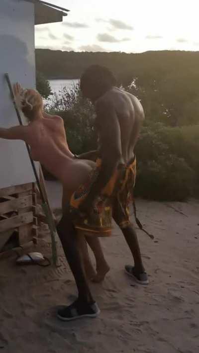 She's gettin some BBC outdoors