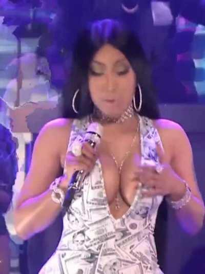Nicki got some great titties