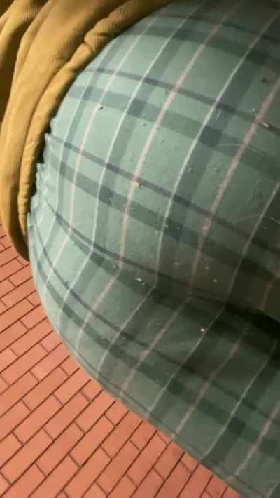 Don’t know if the inside or the outside of my pants is dirtier 💨🤭