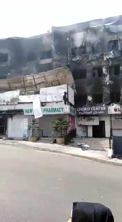 Armed people in khaldeh right now.