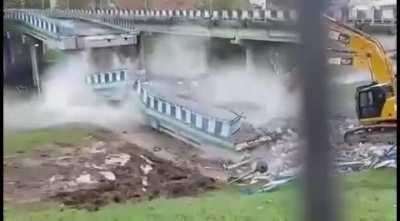 Нехуй тут ездить