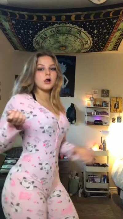 @sava.schultz // Age: 19 // Never have I wanted to be Rick so bad lmao... but that ⌛️ body tho 😳