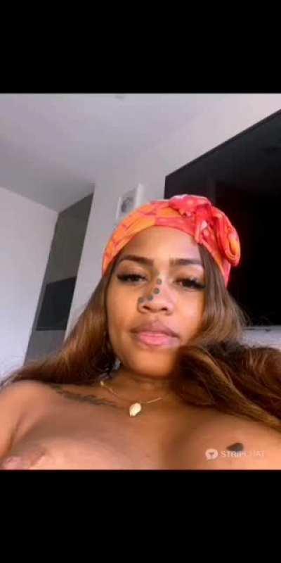 riribrunette modelo webcam 🍑🍊🍊🥑💦💦💦💦