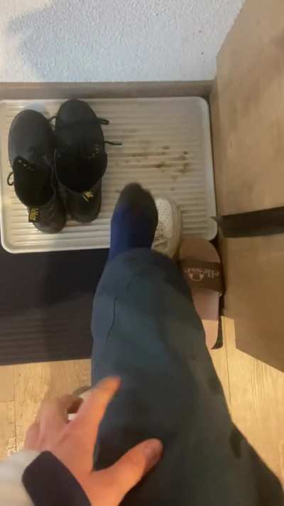 Take off my shoes after a long day of skiing!