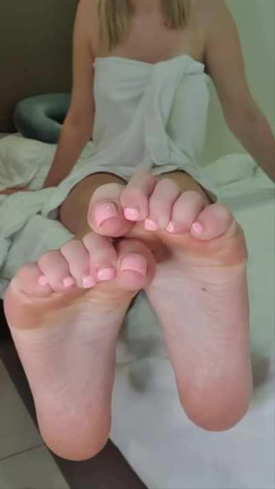 Do you want to taste my feet before or after I shower? 🥰