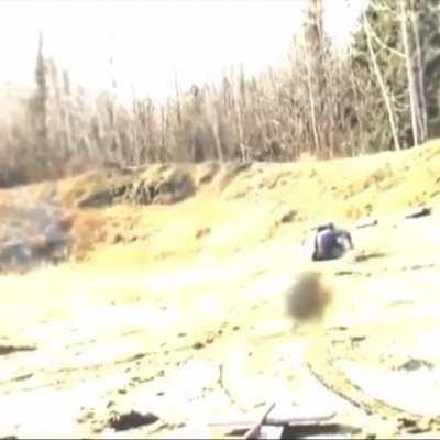 O pessoal estava discutindo armas hoje, achei relevante.