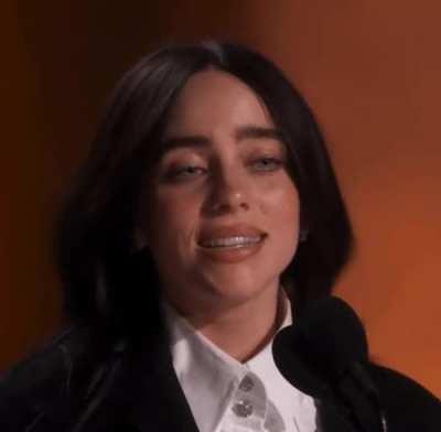 Her face is so fuckable look at those big lips in motion 🤤