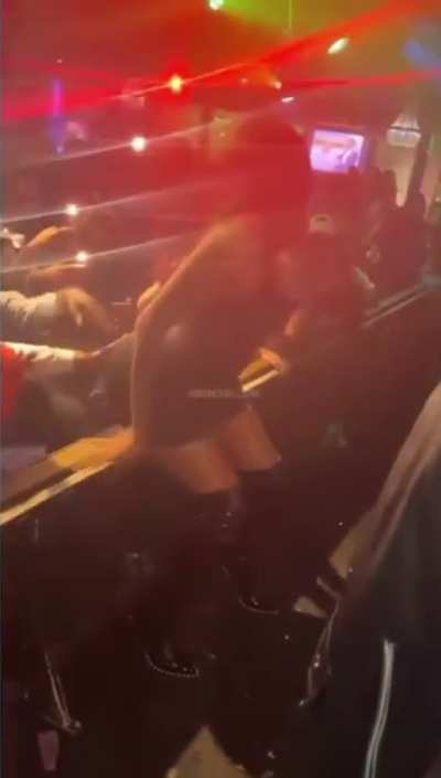 Jania letting people smack her 🍑