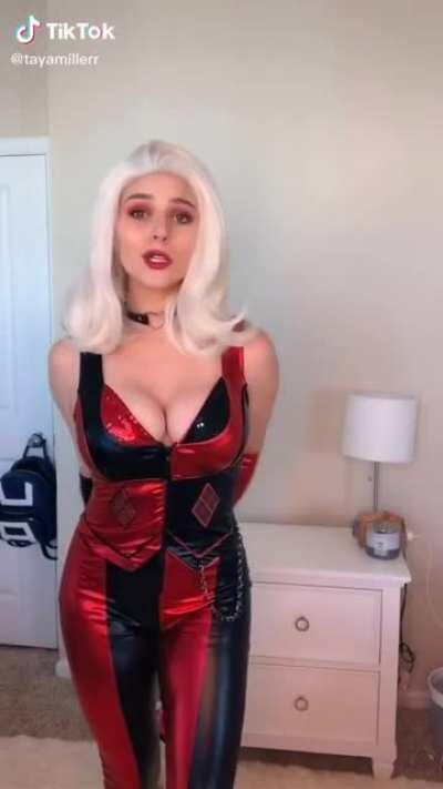 Not gonna lie, this is tayas best cosplay