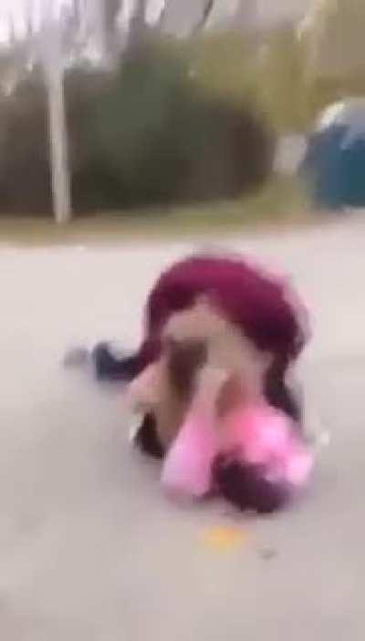blondie smashes girl’s head and starts a melee