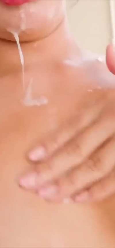 Tru Kait receives a delicious cumshot