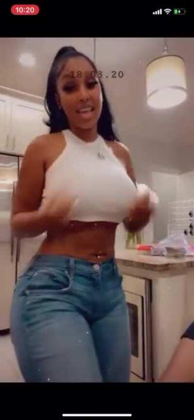 That ass in jeans is undefeated 😩🤤🍑