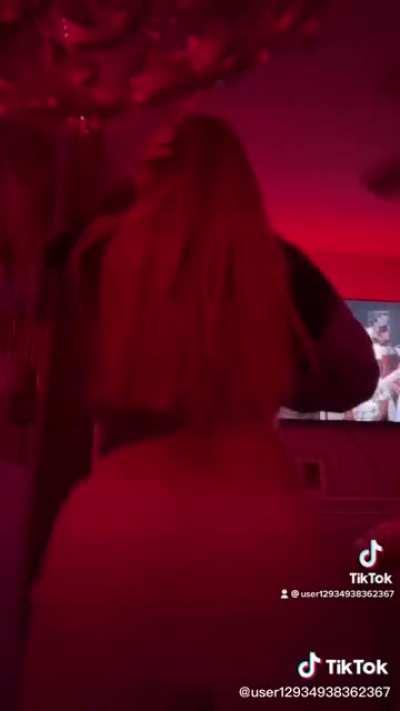 She'll Do Anything He Wants 👸🏼