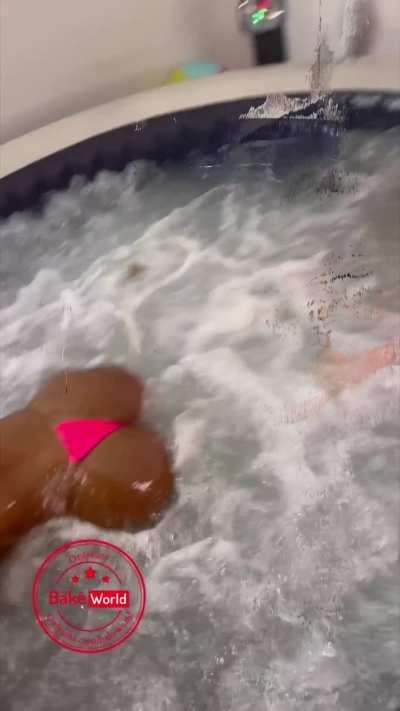 2 Girls in Bake world, Which u want 1st?