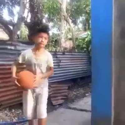 Posting videos found on Filipino facebook until I forget Day 201