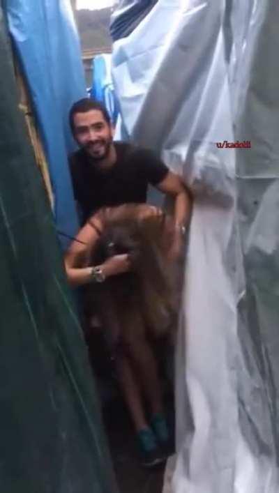 Güzelim kızı götürüyor amk