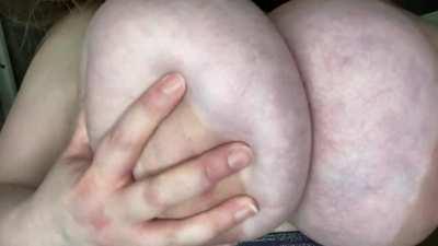 Happy Sunday! 💜 Let's put some huge swinging hangers in your face today 😏😅