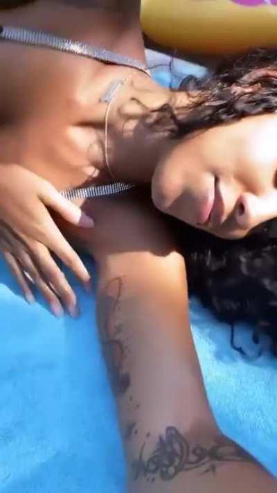 She know what she doin 🍑🤦🏾‍♂️