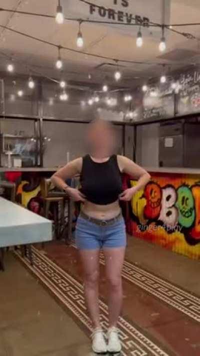 One of these statements is true [GIF]