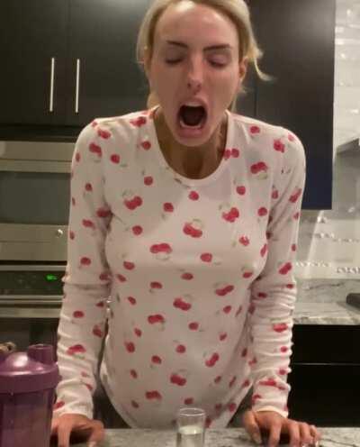 Peyton Royce bouncing