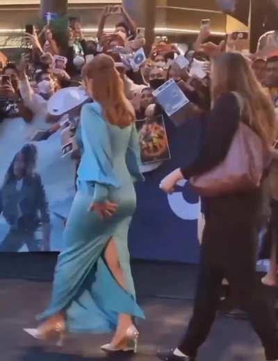 Bryce Dallas Howard Is A PAWG!