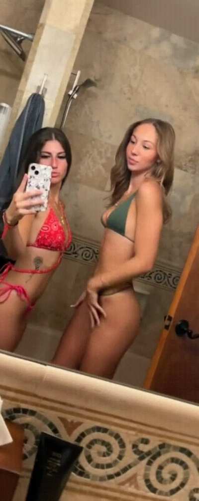 which fuckdoll would u choose? L or R?